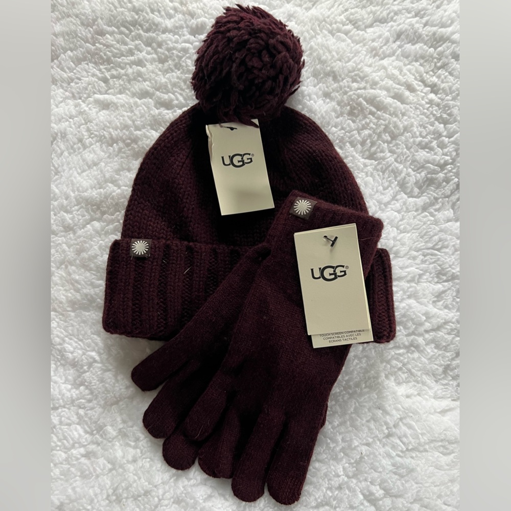 Ugg, Hat & Gloves